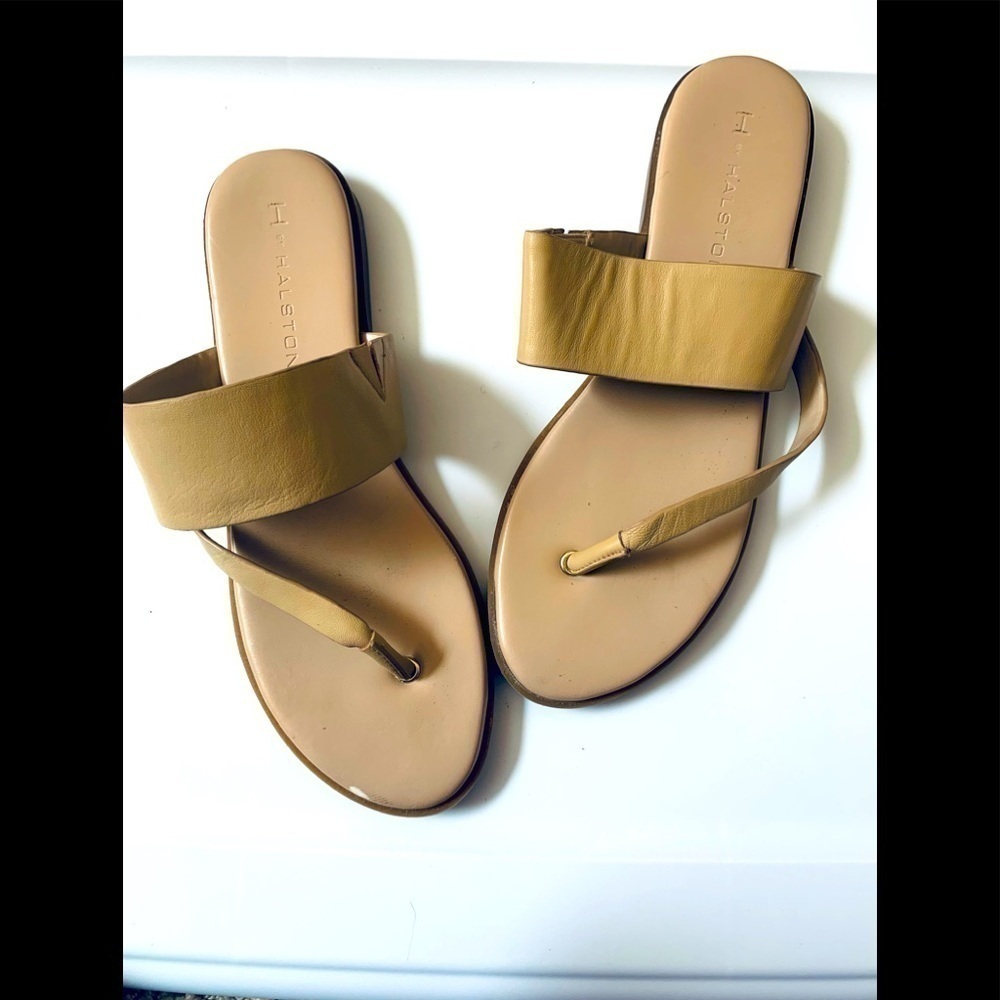 H by Halston Addie Leather Sandals Size 8